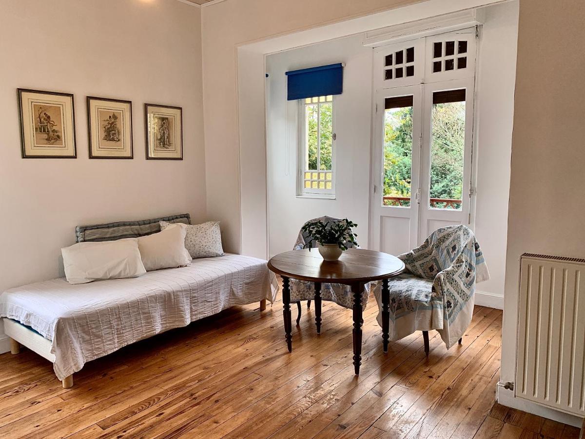 Nay  Le Bearn Sous Les Toits Bed & Breakfast エクステリア 写真